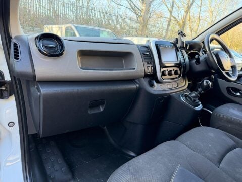 Renault Trafic 1.6 dCi ENERGY 27 Sport Nav Panel Van 5dr Diesel Manual SWB Standard Roof E 43