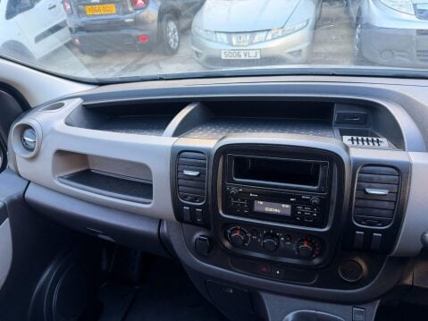 Renault Trafic 1.6 dCi 27 Business Panel Van 5dr Diesel Manual SWB Standard Roof Euro 6 (9 33