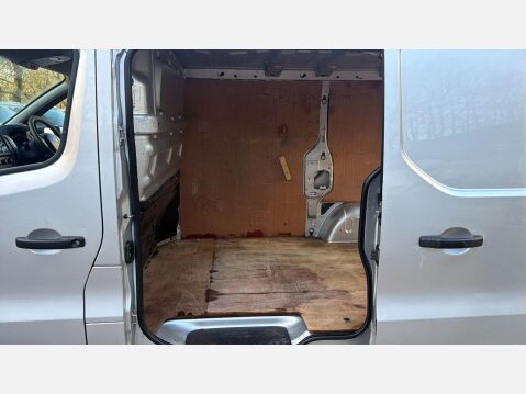 Renault Trafic 1.6 dCi 27 Business Panel Van 5dr Diesel Manual SWB Standard Roof Euro 6 (9 21