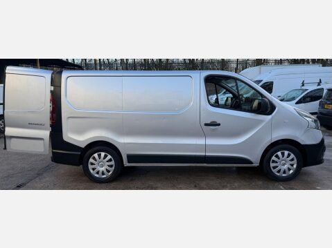 Renault Trafic 1.6 dCi 27 Business Panel Van 5dr Diesel Manual SWB Standard Roof Euro 6 (9 8