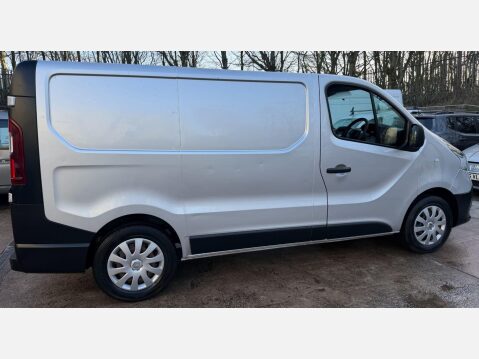 Renault Trafic 1.6 dCi 27 Business Panel Van 5dr Diesel Manual SWB Standard Roof Euro 6 (9 9