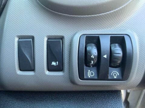 Renault Trafic 1.6 dCi 27 Business Panel Van 5dr Diesel Manual SWB Standard Roof Euro 6 (9 28