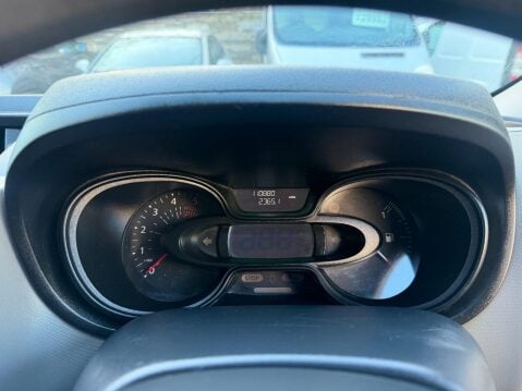 Renault Trafic 1.6 dCi 27 Business Panel Van 5dr Diesel Manual SWB Standard Roof Euro 6 (9 30