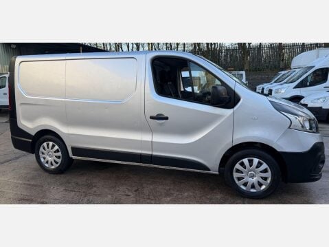 Renault Trafic 1.6 dCi 27 Business Panel Van 5dr Diesel Manual SWB Standard Roof Euro 6 (9 6