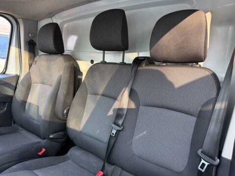 Renault Trafic 2.0 dCi Blue LL30 Business L2 H1 Euro 6 (s/s) 5dr 46