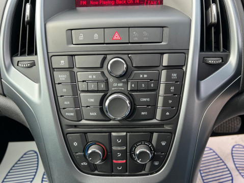 Vauxhall Astra 1.6 16v Exclusiv Auto Euro 5 5dr 29
