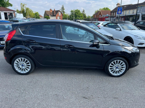 Ford Fiesta 1.0T EcoBoost Titanium Euro 5 (s/s) 5dr 8