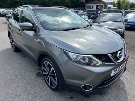 Nissan Qashqai 1.2 DIG-T Tekna 2WD Euro 6 (s/s) 5dr