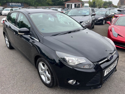 Ford Focus 1.0T EcoBoost Zetec Navigator Euro 5 (s/s) 5dr