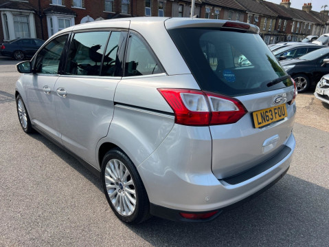 Ford Grand C-Max 1.0T EcoBoost Titanium Euro 5 (s/s) 5dr 5