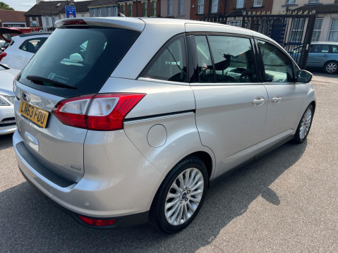 Ford Grand C-Max 1.0T EcoBoost Titanium Euro 5 (s/s) 5dr 7