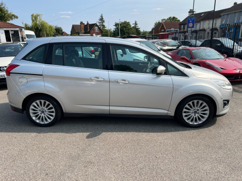 Ford Grand C-Max 1.0T EcoBoost Titanium Euro 5 (s/s) 5dr 8