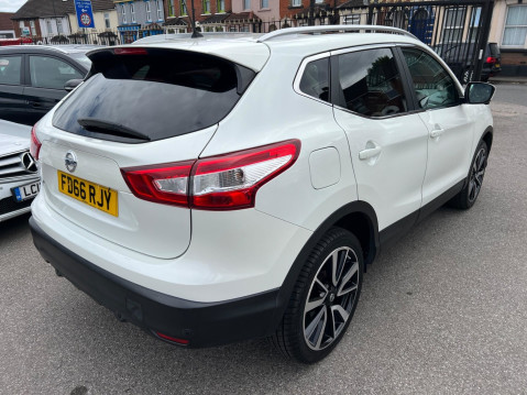 Nissan Qashqai 1.2 DIG-T Tekna 2WD Euro 6 (s/s) 5dr 7