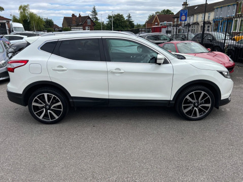 Nissan Qashqai 1.2 DIG-T Tekna 2WD Euro 6 (s/s) 5dr 8