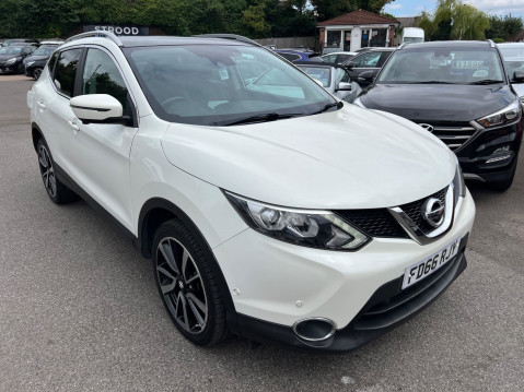 Nissan Qashqai 1.2 DIG-T Tekna 2WD Euro 6 (s/s) 5dr 1