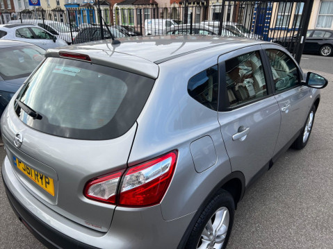 Nissan Qashqai 1.6 Acenta 2WD Euro 5 (s/s) 5dr 18