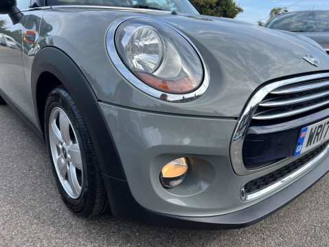 Mini Hatch 1.5 Cooper Euro 6 (s/s) 3dr 13