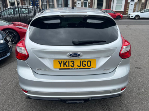 Ford Focus 1.0T EcoBoost Zetec S Euro 5 (s/s) 5dr 6