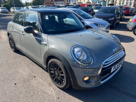 Mini Hatch 1.5 Cooper Auto Euro 6 (s/s) 5dr