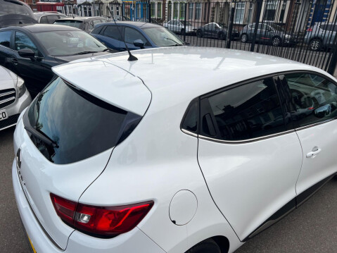 Renault Clio 0.9 TCe Iconic Euro 6 (s/s) 5dr 15