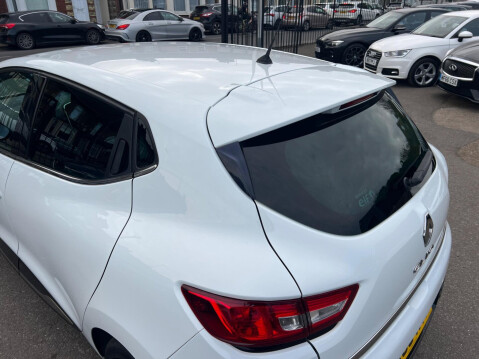 Renault Clio 0.9 TCe Iconic Euro 6 (s/s) 5dr 16