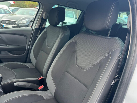 Renault Clio 0.9 TCe Iconic Euro 6 (s/s) 5dr 26