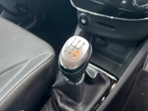 Renault Clio 0.9 TCe Iconic Euro 6 (s/s) 5dr 35