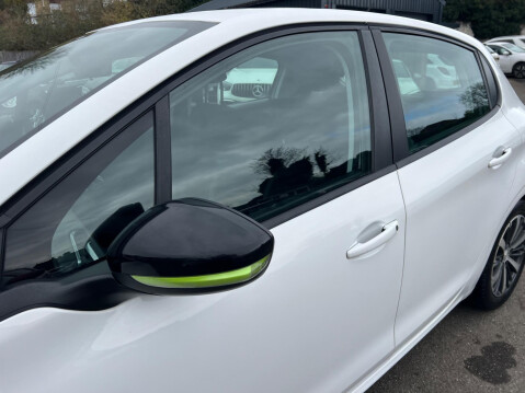 Peugeot 208 1.2 PureTech XS Lime Euro 6 5dr 14