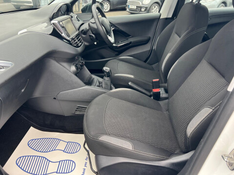 Peugeot 208 1.2 PureTech XS Lime Euro 6 5dr 25