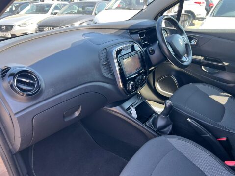 Renault Captur 0.9 TCe ENERGY Dynamique S Nav Euro 6 (s/s) 5dr 28