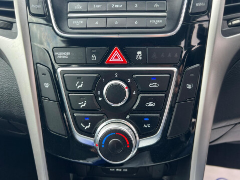 Hyundai i30 1.6 SE Auto Euro 6 5dr 31