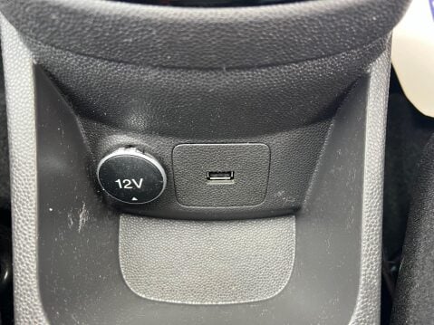 Ford Fiesta 1.0T EcoBoost Titanium Euro 6 (s/s) 5dr 37