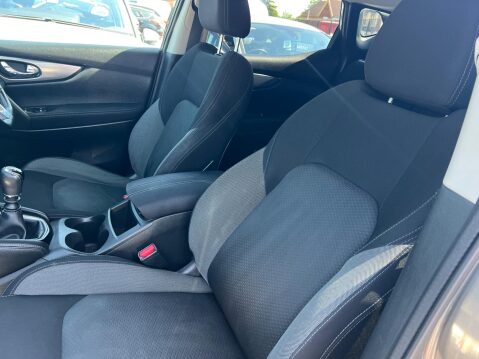 Nissan Qashqai 1.2 DIG-T N-Connecta Euro 6 (s/s) 5dr 24