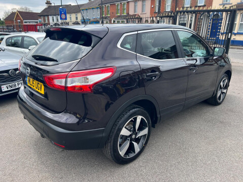 Nissan Qashqai 1.2 DIG-T n-tec 2WD Euro 5 (s/s) 5dr 6