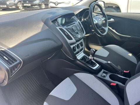 Ford Focus 1.0T EcoBoost Zetec Euro 5 (s/s) 5dr 21