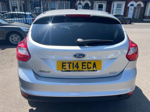 Ford Focus 1.0T EcoBoost Zetec Euro 5 (s/s) 5dr 5