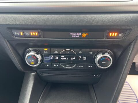 Mazda 3 2.0 SKYACTIV-G Sport Nav Euro 6 (s/s) 5dr 37