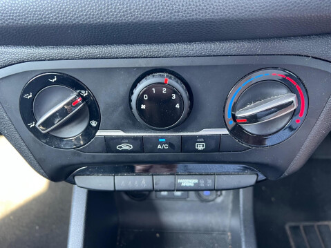 Hyundai i20 1.2 SE Launch Edition Euro 6 (s/s) 5dr 19