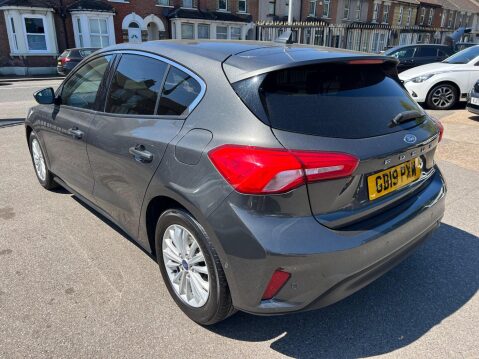 Ford Focus 1.0T EcoBoost Titanium Euro 6 (s/s) 5dr 4