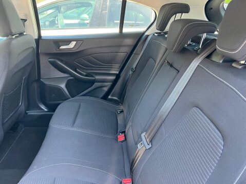 Ford Focus 1.0T EcoBoost Titanium Euro 6 (s/s) 5dr 26