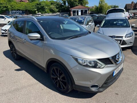 Nissan Qashqai 1.2 DIG-T Tekna 2WD Euro 5 (s/s) 5dr 8