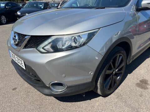 Nissan Qashqai 1.2 DIG-T Tekna 2WD Euro 5 (s/s) 5dr 10