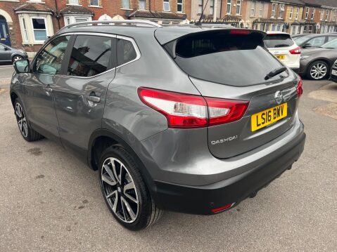 Nissan Qashqai 1.2 DIG-T Tekna 2WD Euro 6 (s/s) 5dr 4