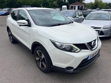 Nissan Qashqai 1.2 DIG-T N-Connecta 2WD Euro 6 (s/s) 5dr