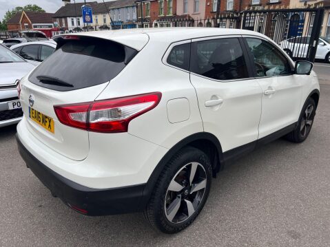 Nissan Qashqai 1.2 DIG-T N-Connecta 2WD Euro 6 (s/s) 5dr 6