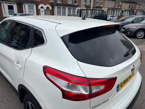 Nissan Qashqai 1.2 DIG-T N-Connecta 2WD Euro 6 (s/s) 5dr 14