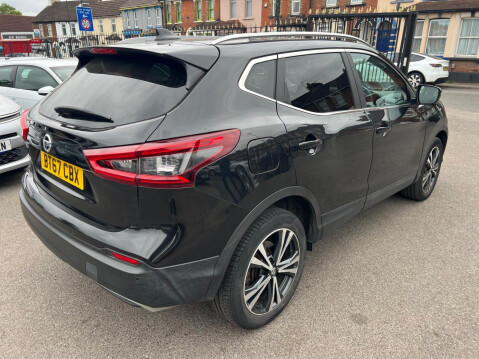 Nissan Qashqai 1.2 DIG-T N-Connecta Euro 6 (s/s) 5dr 6