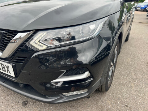 Nissan Qashqai 1.2 DIG-T N-Connecta Euro 6 (s/s) 5dr 11