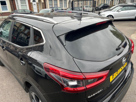 Nissan Qashqai 1.2 DIG-T N-Connecta Euro 6 (s/s) 5dr 15