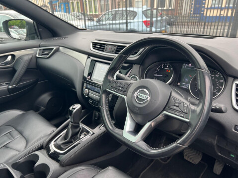 Nissan Qashqai 1.2 DIG-T Tekna+ XTRON Euro 6 (s/s) 5dr 17